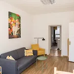 Stylish Apartment In Convinient Location