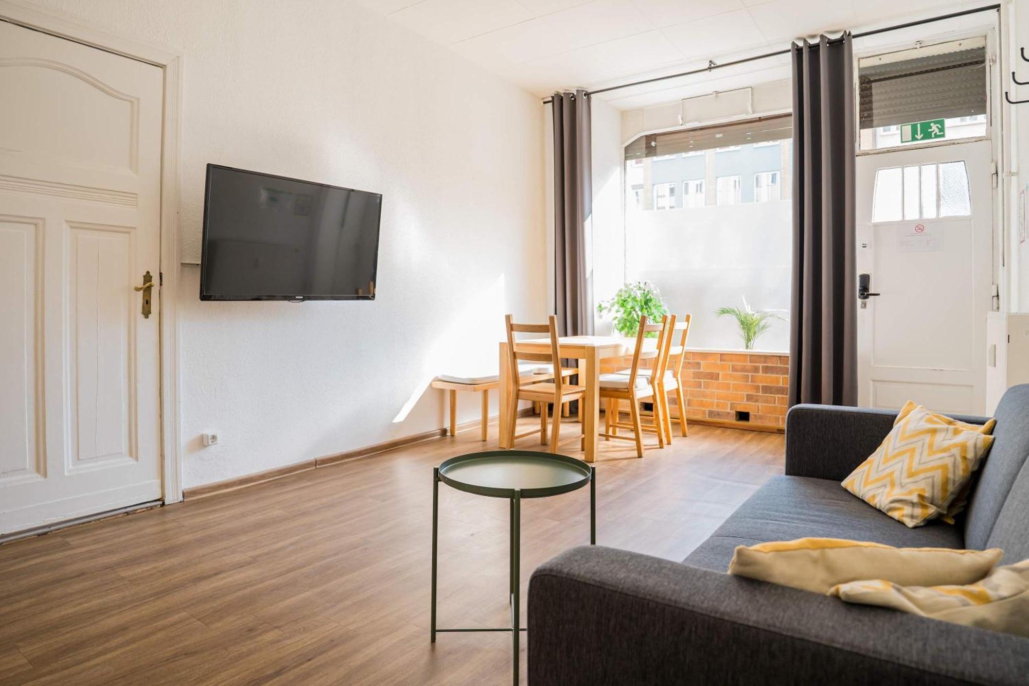 Stylish In Convinient Location Appartement